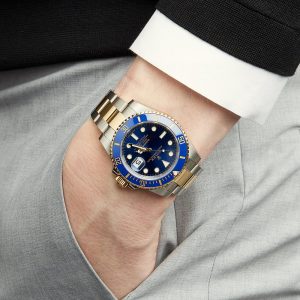 El reloj réplica Rolex Submariner de 41 mm tiene una esfera azul